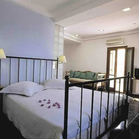 Hotell Theoxenia Caldera 4*